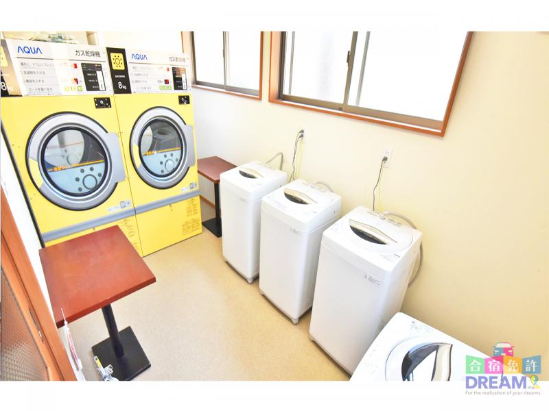 コインランドリー洗濯機5台(無料) / 乾燥機2台(10分：100円)